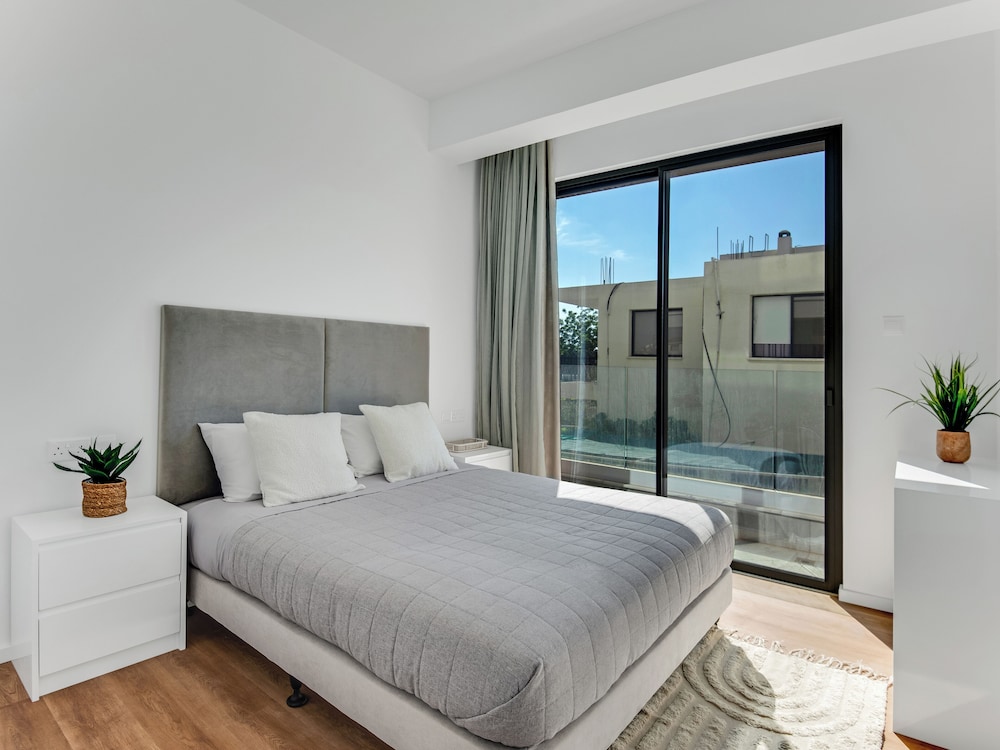 Apartment, 3 Bedrooms, Balcony photo 1