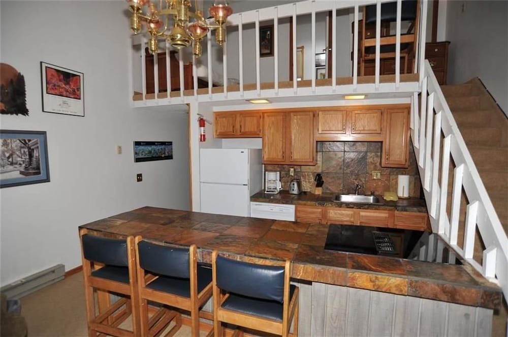 Unit 211, 2 Bedrooms + Loft photo 2
