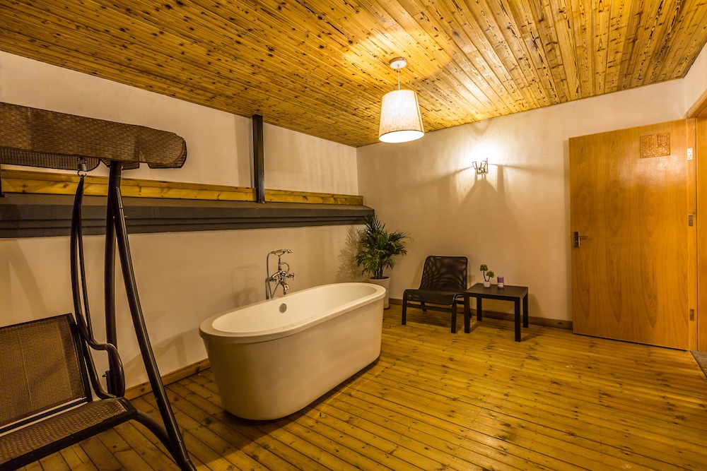Deluxe Double Room with Mountain View photo 2