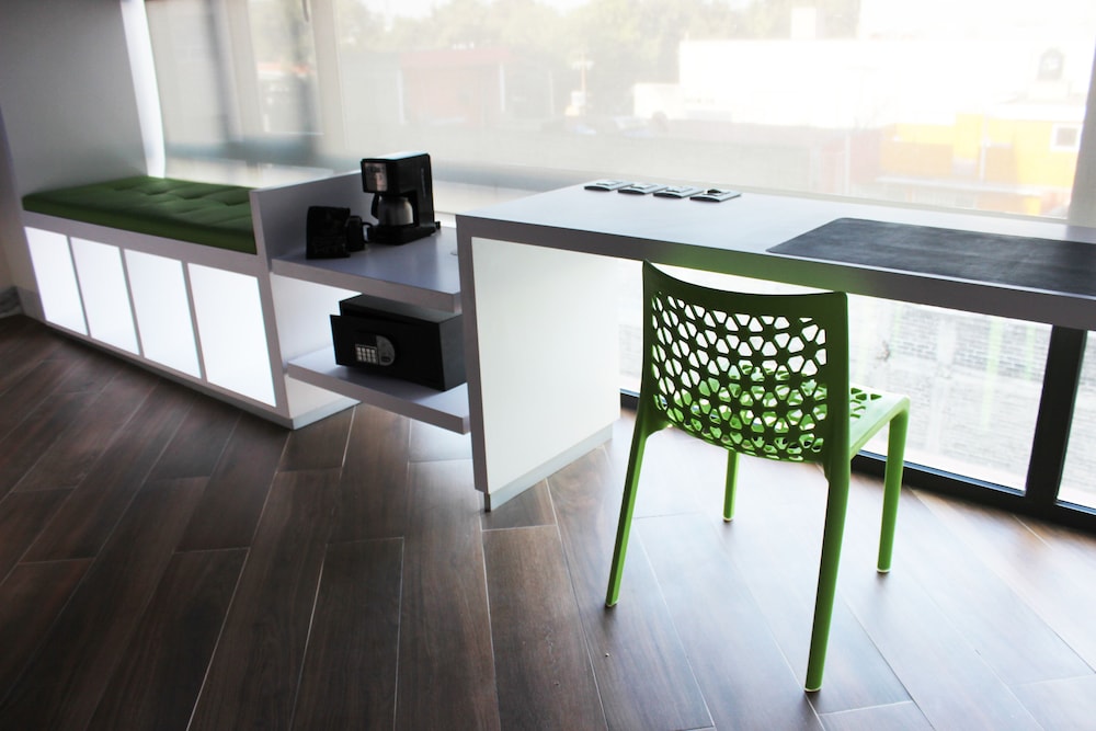 Suite - Photo 9