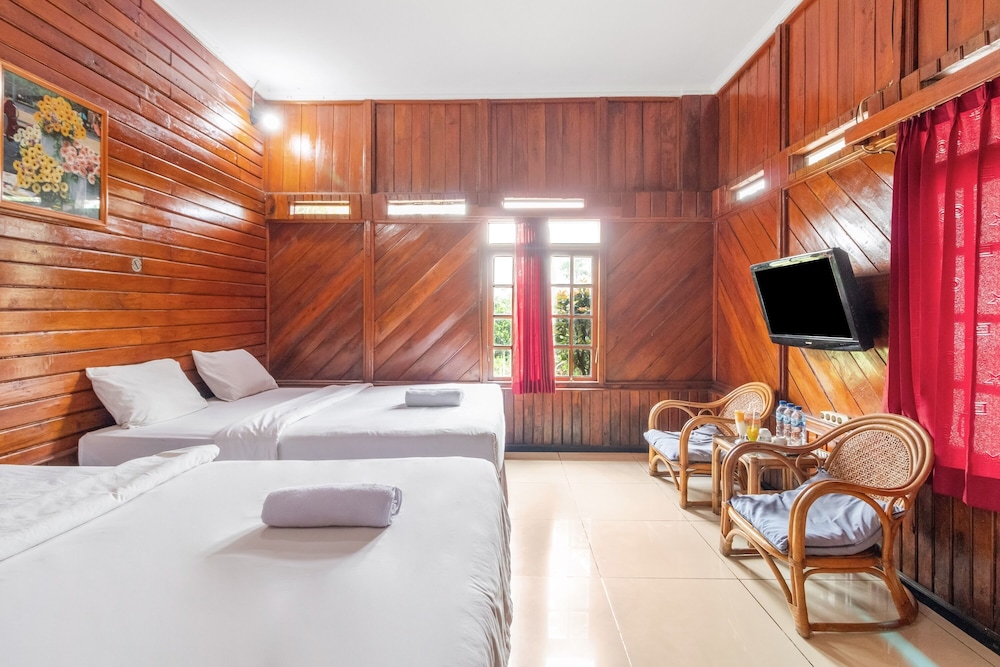 Deluxe Room - Photo 1