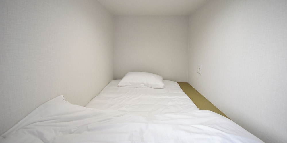 Basic Shared Dormitory, Men only