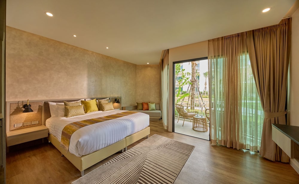 Deluxe Room, Garden View - Photo 1