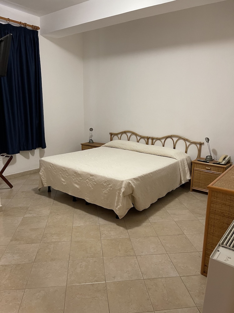 Standard Quadruple Room photo 2