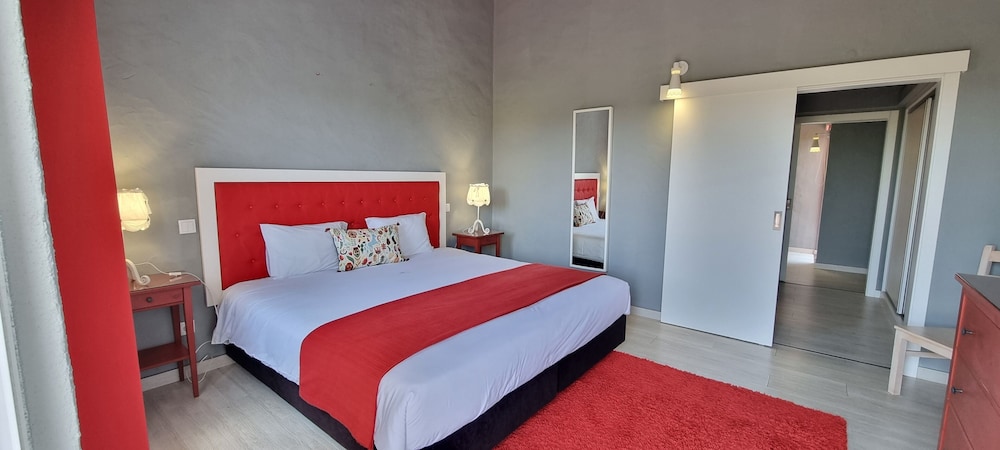Premium Suite, 2 Bedrooms, Balcony, Garden View photo 1