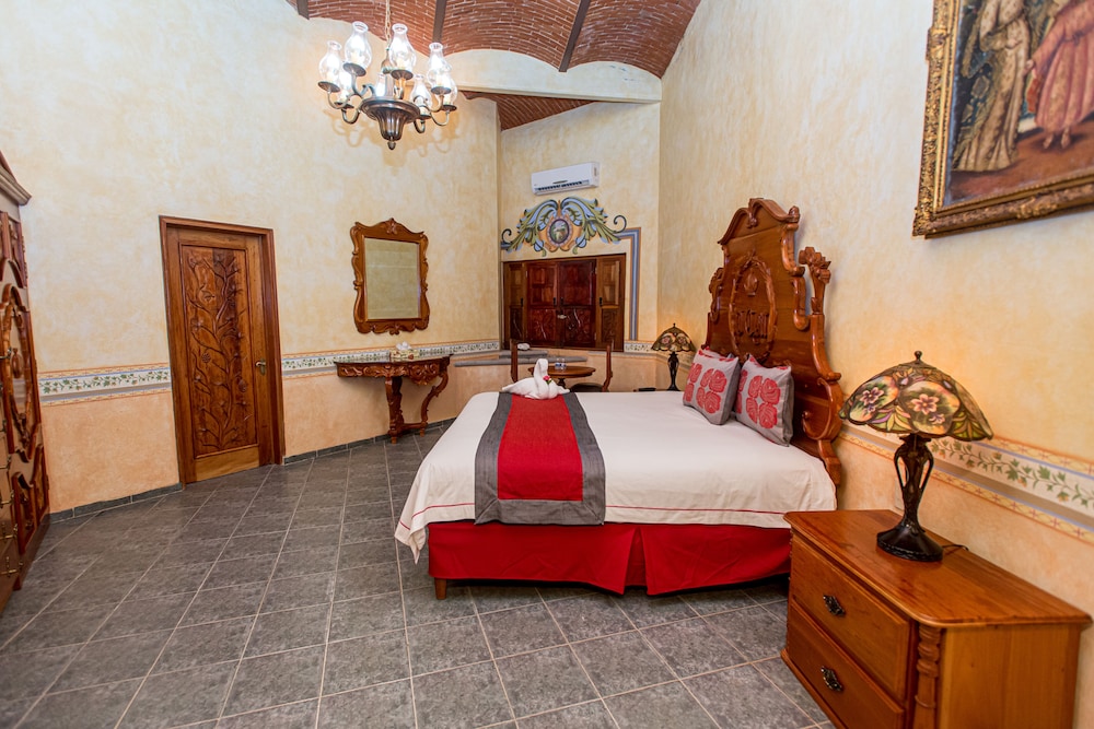 Royal Double Room, 1 Double Bed, Smoking photo 3