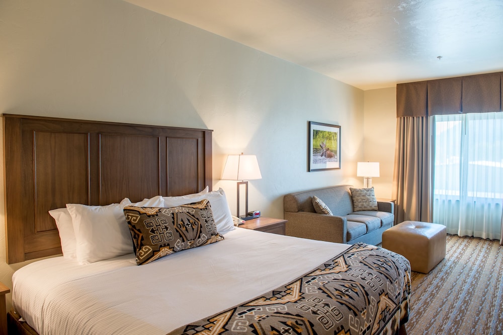 Deluxe Room, 1 King Bed with Sofa bed photo 2
