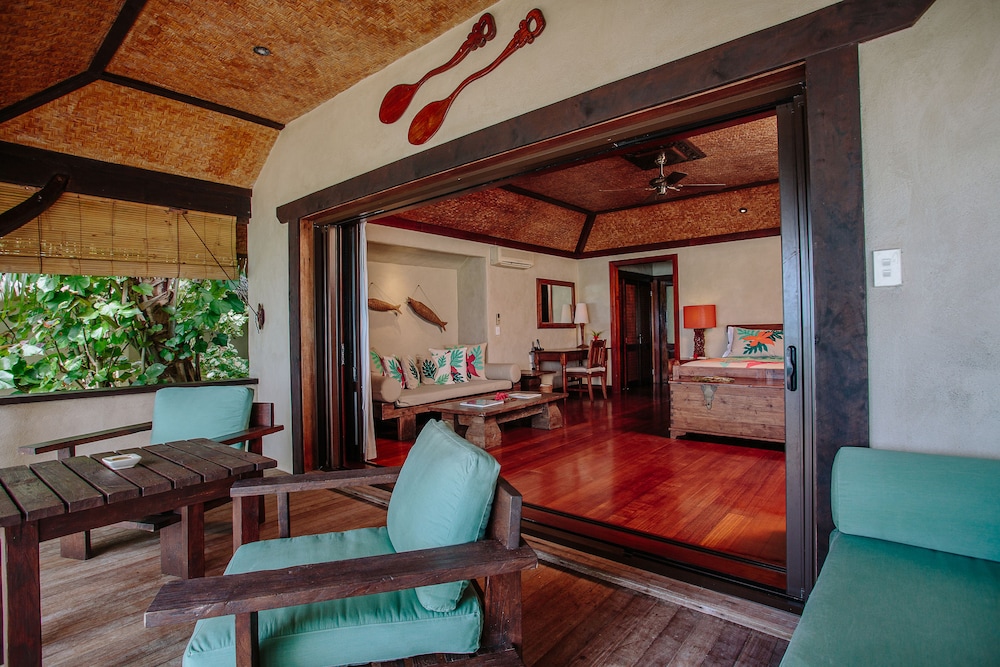 Premium Beachfront Bungalow (2 Bedroom)