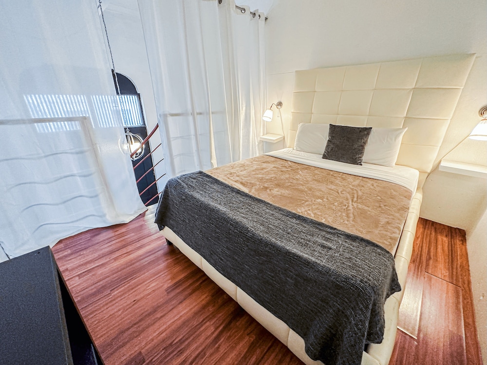 Apartment, 1 Queen Bed with Sofa bed photo 1