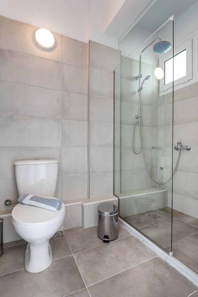 Classic Double or Twin Room, Partial Sea View - Photo 11