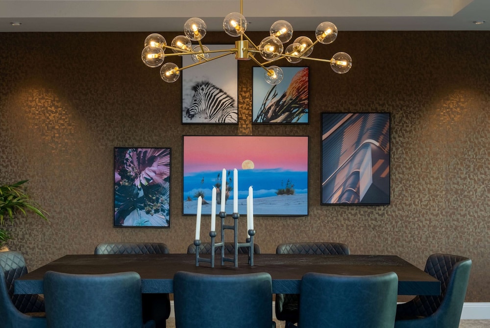 Luxury Penthouse, City View (4 King Beds) - Photo 42