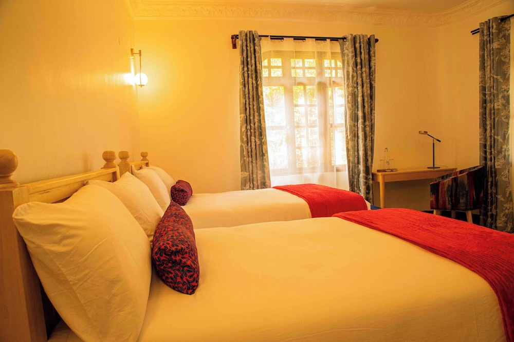 Deluxe Triple Room, Balcony, Courtyard View