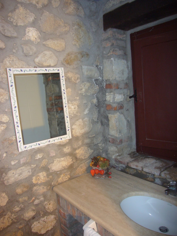 Standard Double or Twin Room photo 3