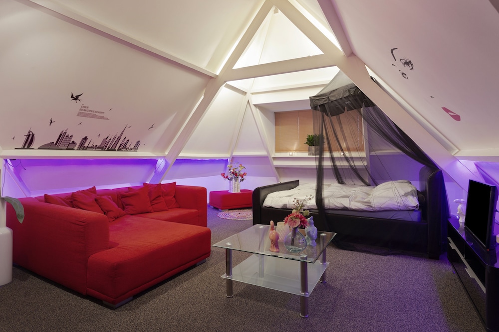 Double Room (Attic Room) photo 1