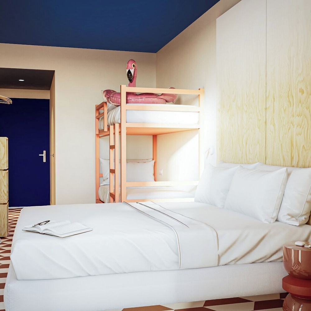 Suite, 1 double bed + 1 bunk cabin bed