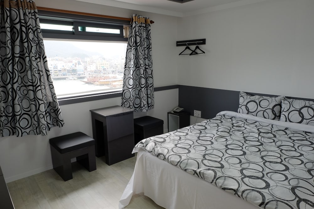 Basic Double Room