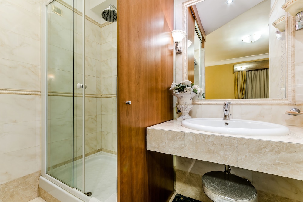 Luxury Triple Room photo 2