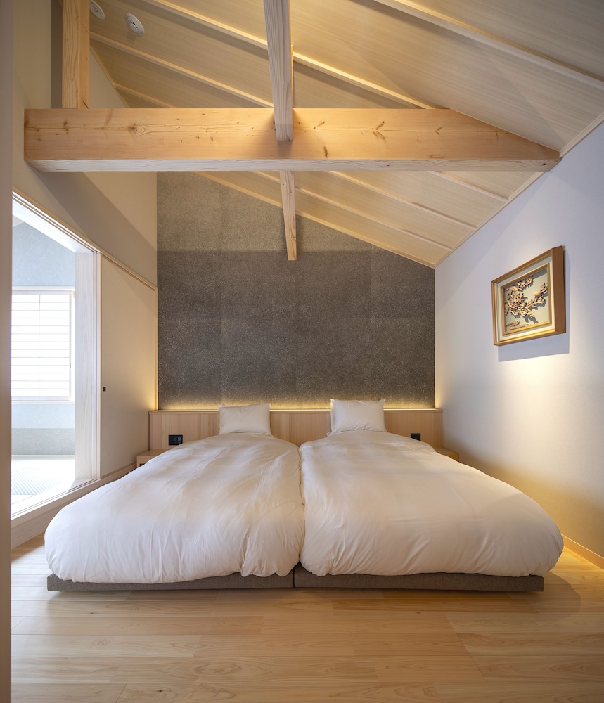 CAMPTON KIYOMIZU 1 (with wooden bathtub),Semi-double bed x2 for 2 people, Futon for the others photo 3