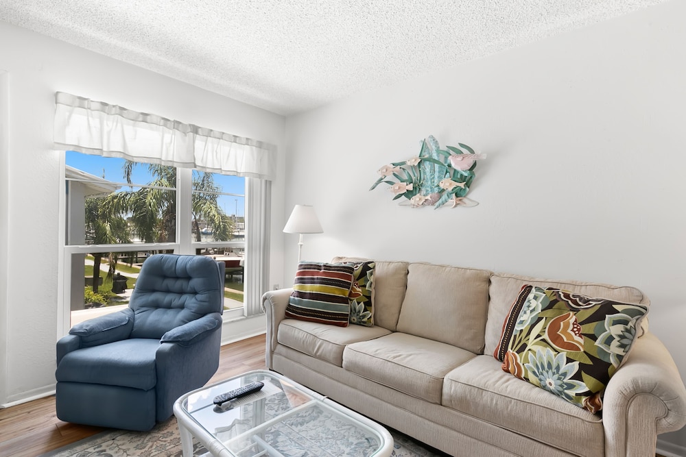 Condo, 1 Queen Bed With Sofa Bed (#151h - No Pets Allowed) photo 1