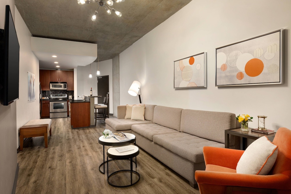 Suite, 1 Bedroom, Balcony - Photo 5