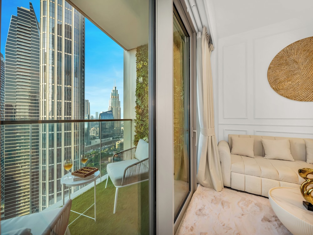Classic Apartment, Balcony, Lake View photo 3