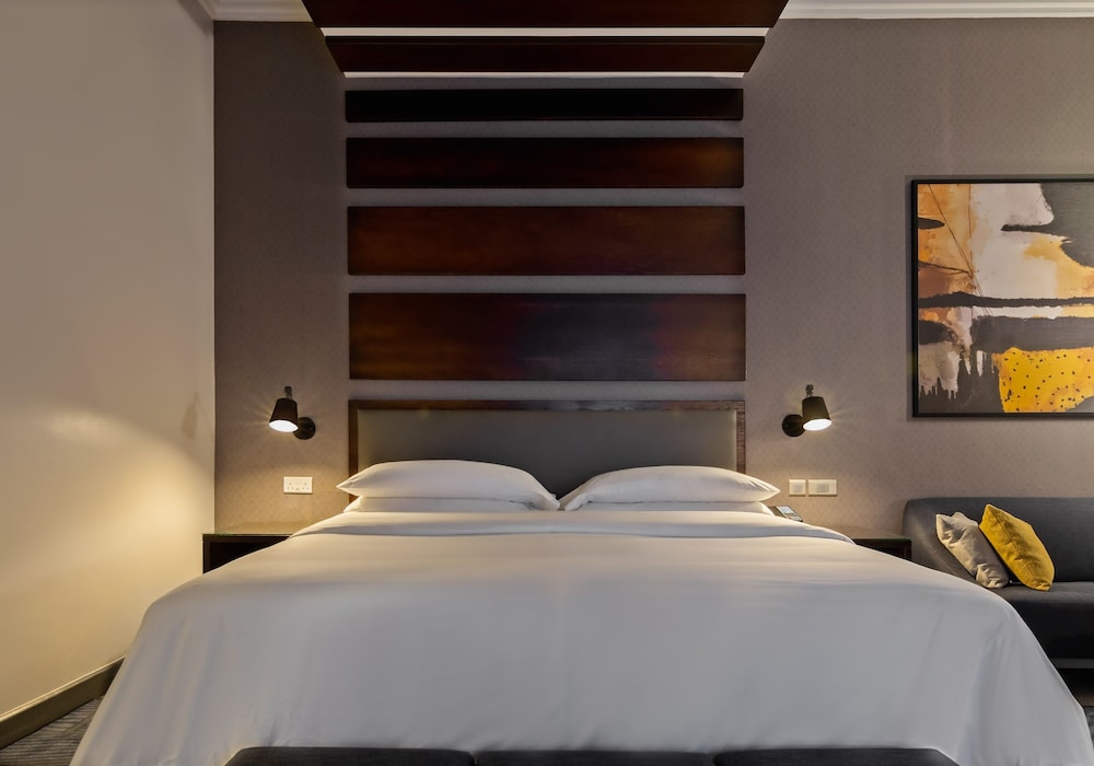 Superior Room, 1 King Bed - Photo 4