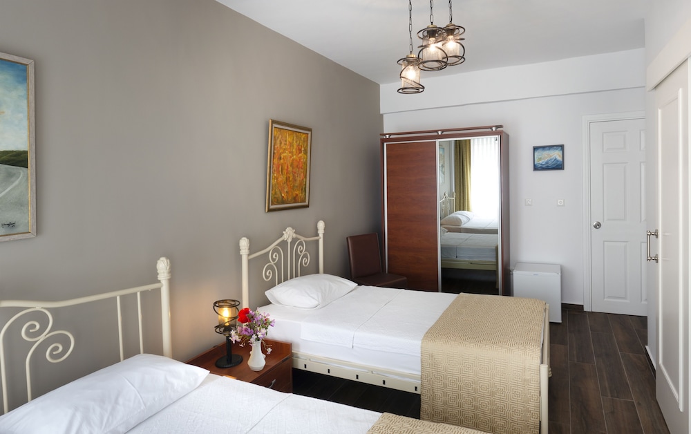 Standard Triple Room photo 3