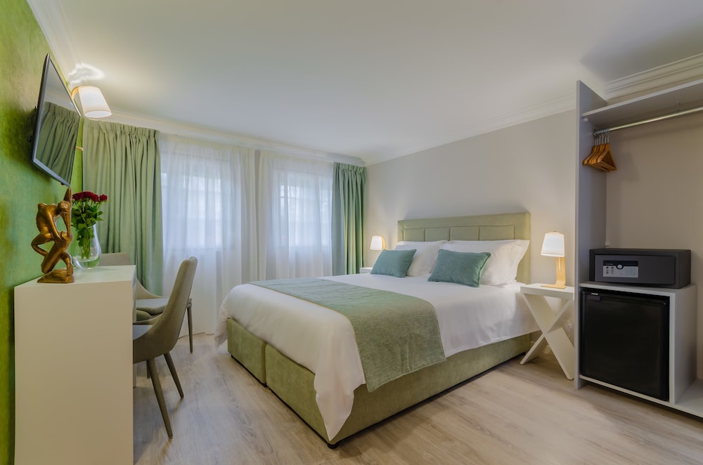 Standard Double Room, 1 Queen Bed, Garden View photo 2