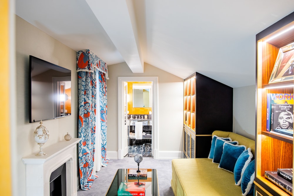 Suite, Terrace thumbnail 6