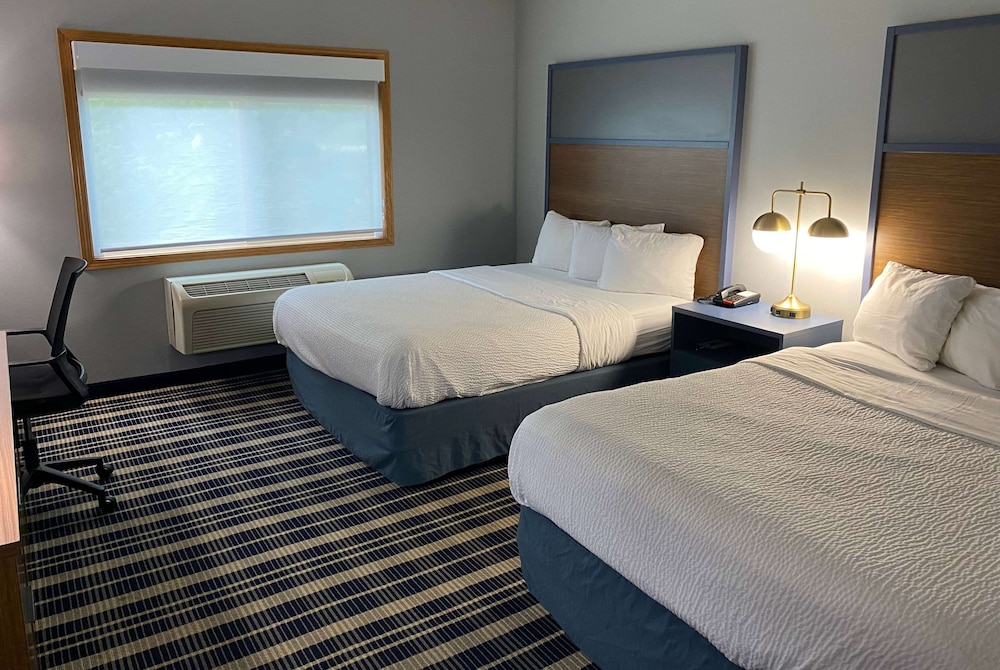 Room, 2 Queen Beds, Non Smoking - Photo 1
