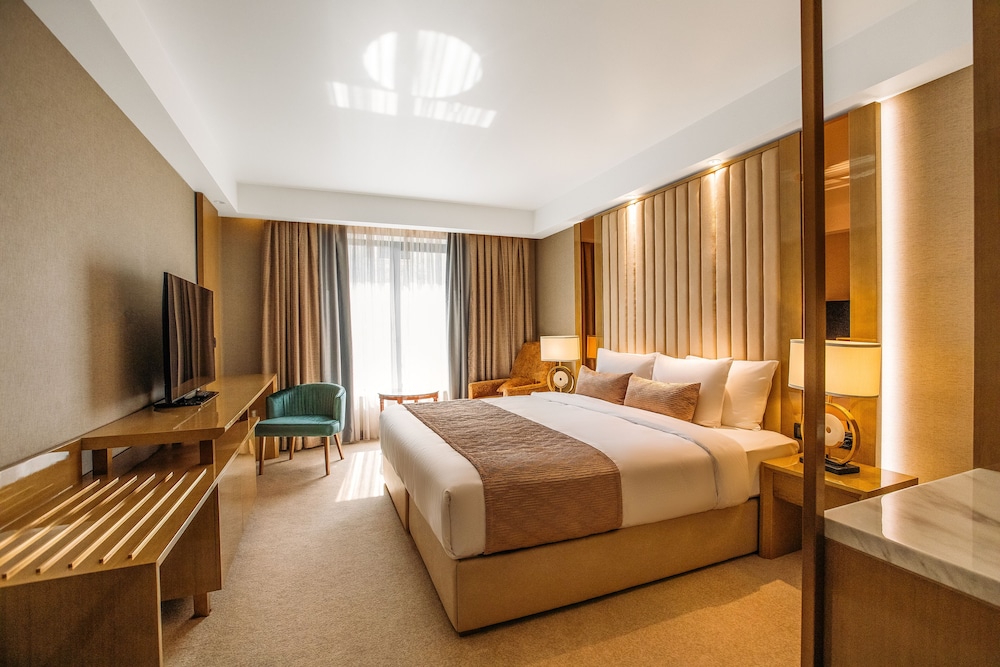 Standard Room, 1 King Bed, Accessible, City View