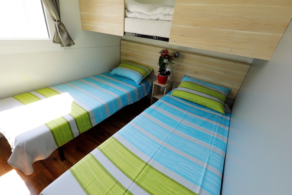 Premium Mobile Home, 2 Bedrooms photo 1