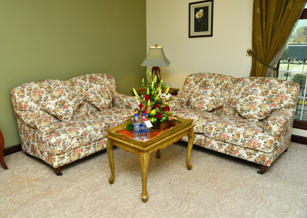 Junior Suite, 1 King Bed - Photo 3