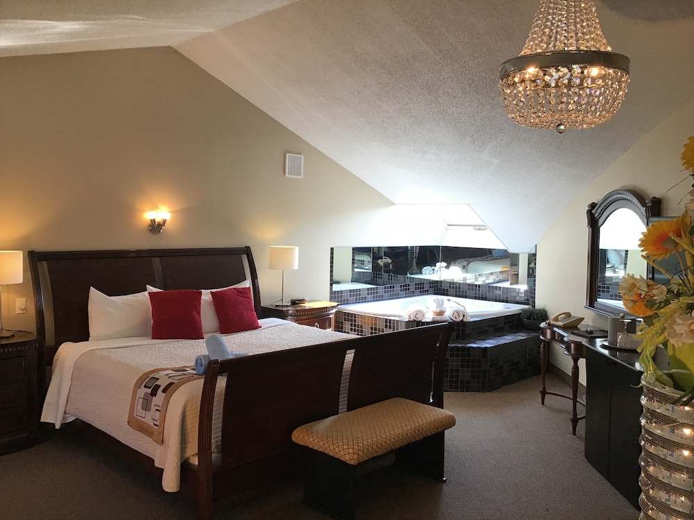 Presidential Room, 1 King Bed, Jetted Tub