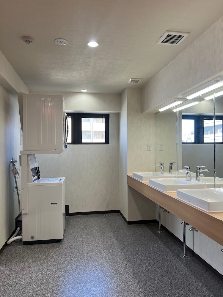 Basic Shared Dormitory, Mixed Dorm (3pax) thumbnail 6