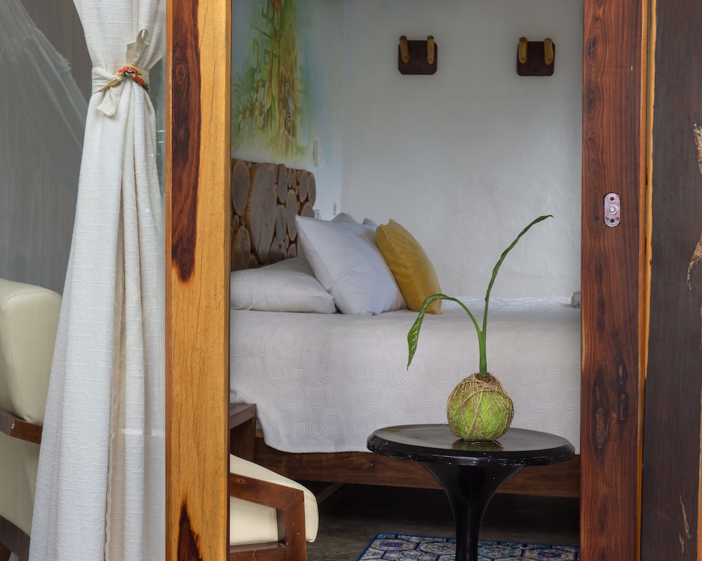 Standard Triple Room, 2 Double Beds photo 3