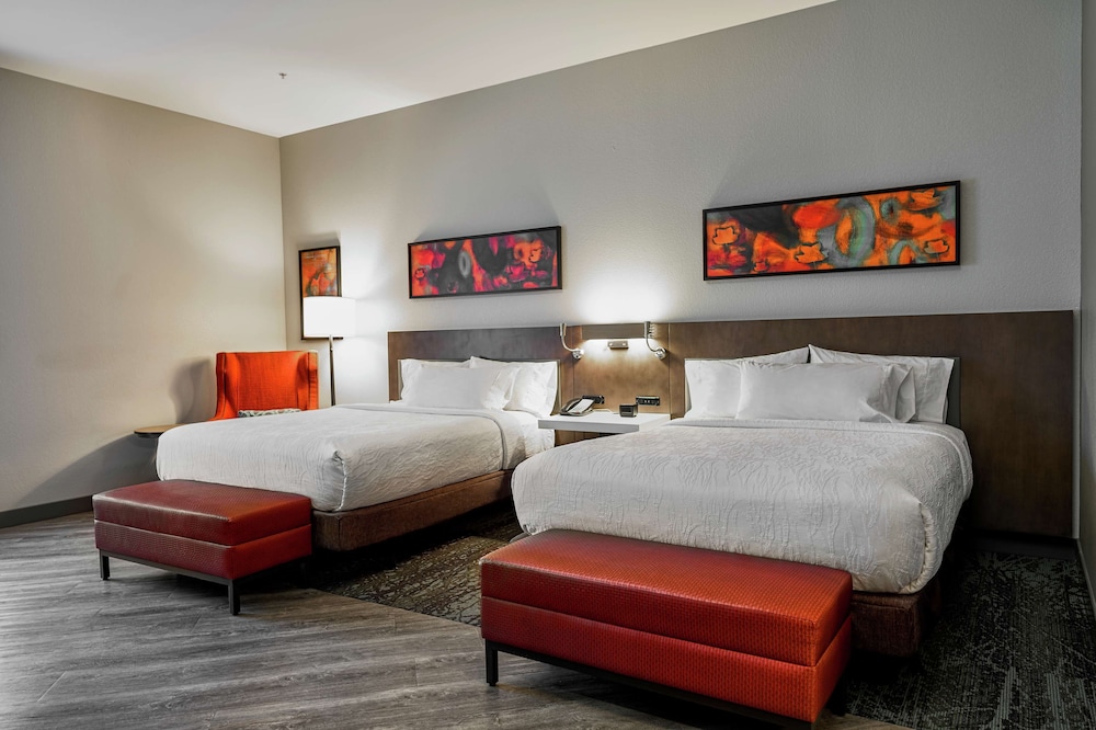 Room, 2 Queen Beds, Accessible (Roll-in Shower) photo 3