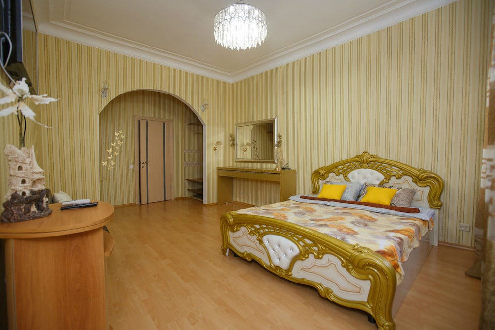Deluxe Double Room, Shared Bathroom photo 3