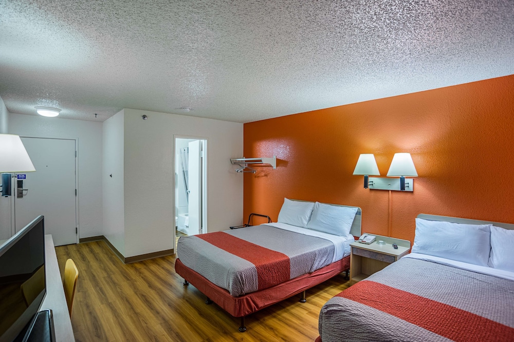 Standard Room, 2 Double Beds, Non Smoking photo 1