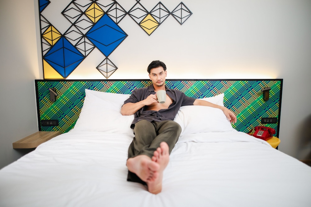 Superior Room, 1 King Bed photo 3