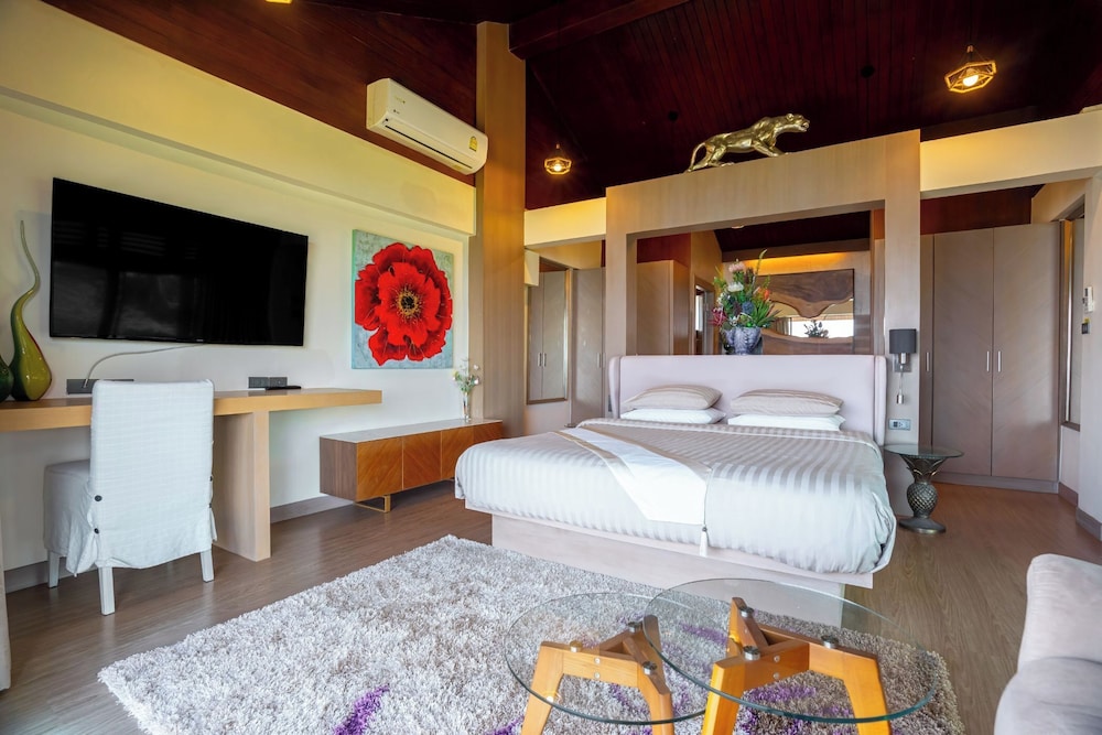 Bella King Suite with Seaview photo 3