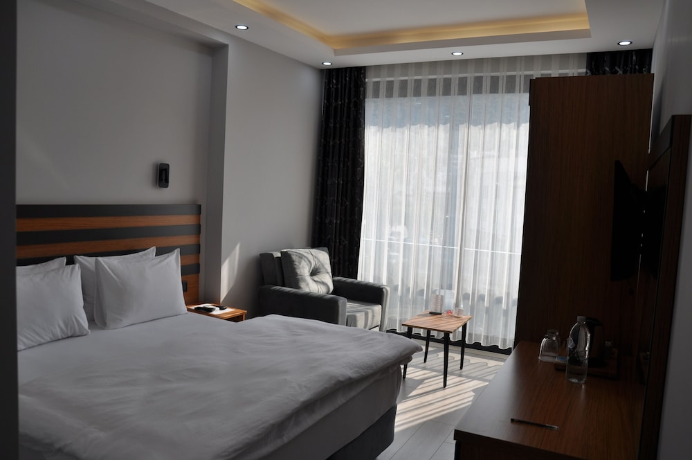Standard Double Room - Photo 9