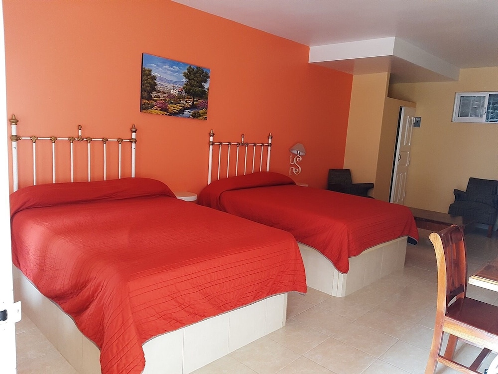 Basic Quadruple Room - Photo 1