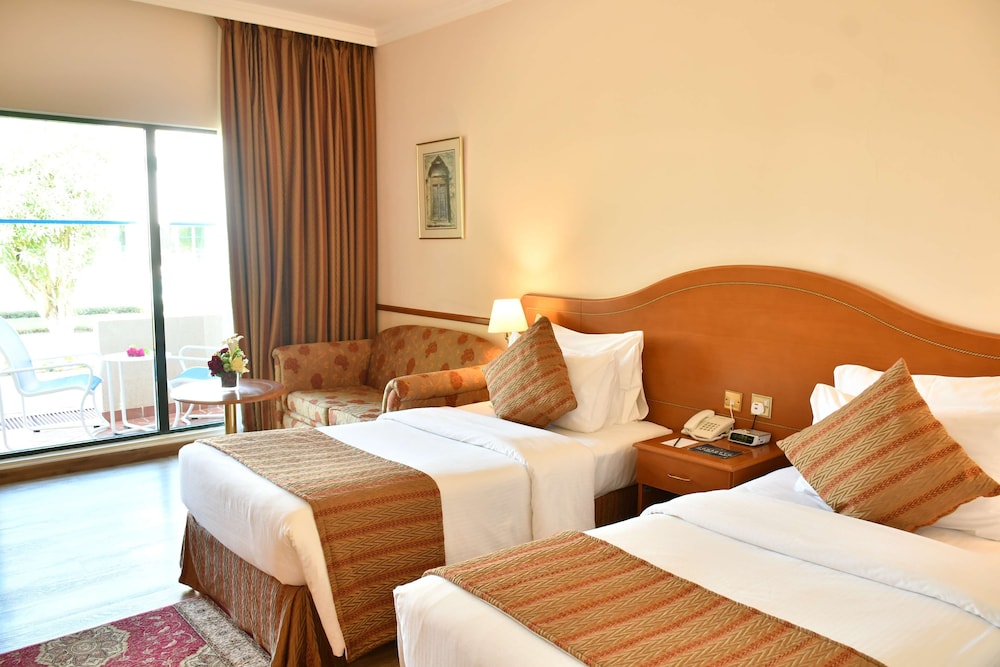 Standard Room, Multiple Beds photo 3