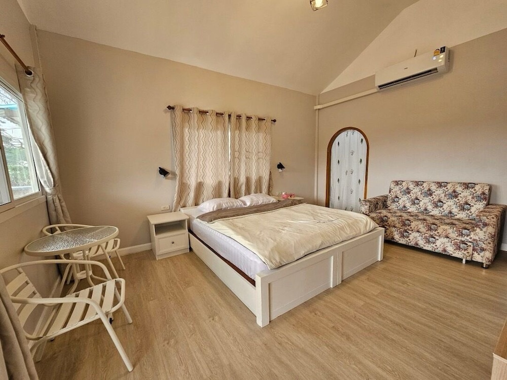 Family Quadruple Room, River View photo 3
