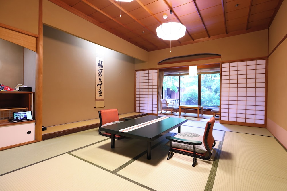 Standard Japanese-Style 2 Rooms,12 Tatami + 4.5 Tatami (50SQM),Non-Smoking