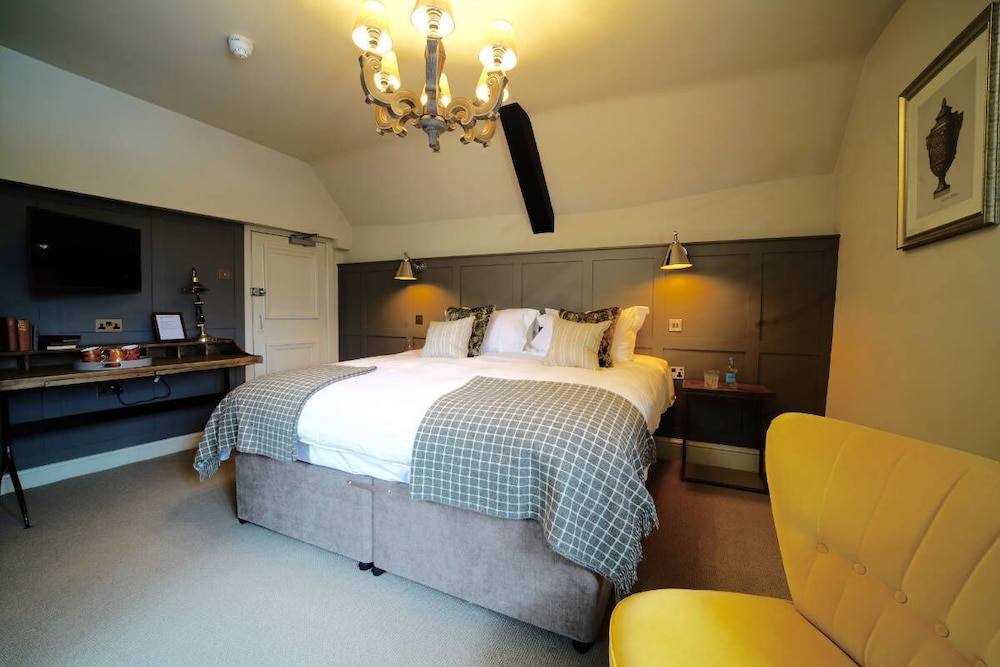 Deluxe Double or Twin Room
