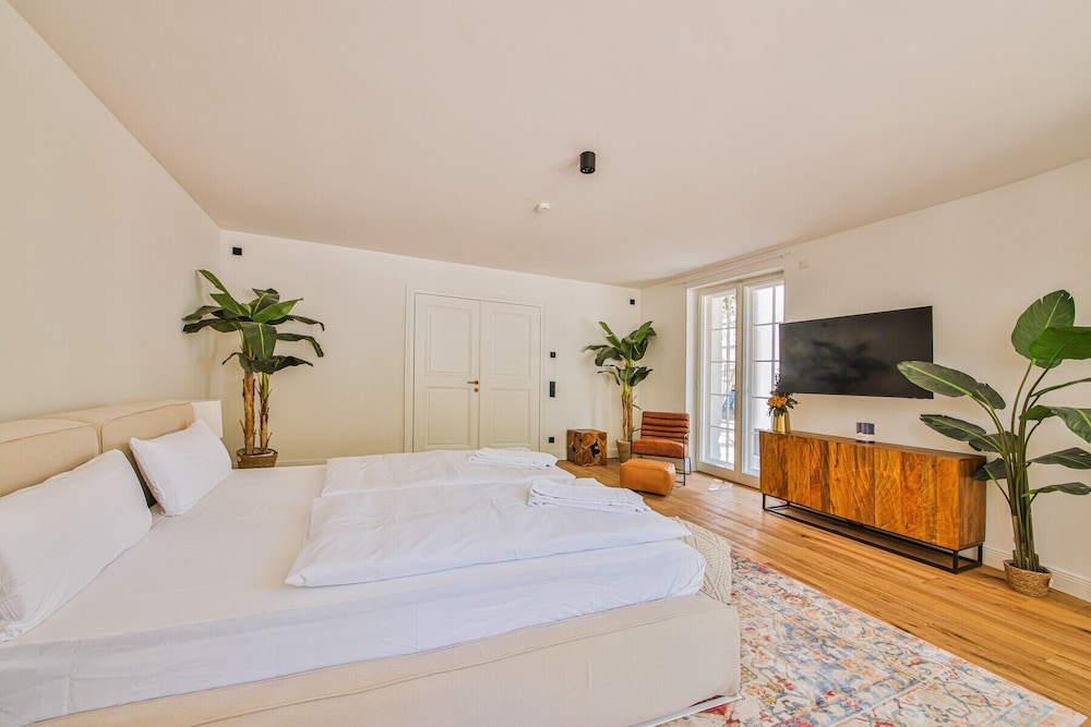 Exclusive Apartment photo 3