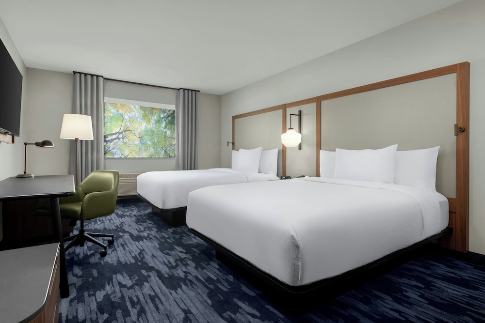Studio, 2 Queen Beds, Poolside - Photo 1