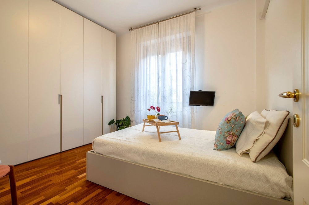 Apartment photo 1